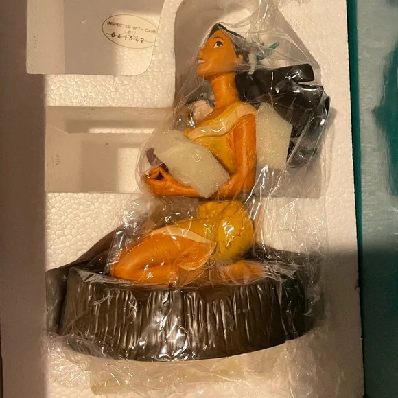 🆕 Pocahontas Disney figurine